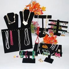 JEWELRY DISPLAYS IN VELVET