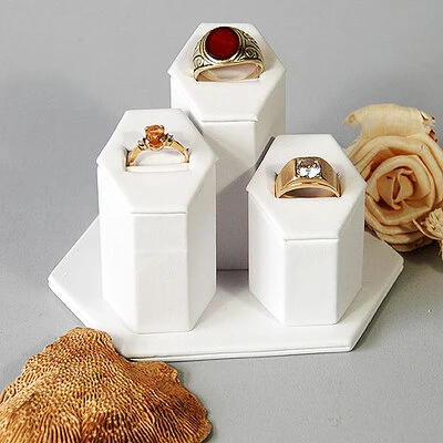 Pedestal- 3 Column- 5 1/2" x 3 3/4" x 3 5/8"H- Clip