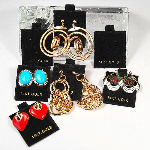 Puff Earring Cards- 14 Kt Gold- Black- Velvet